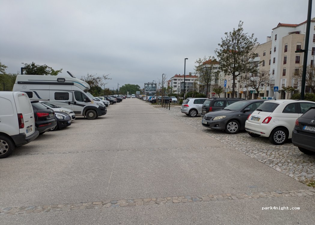 (2415) Leiria - 65 Avenida 22 de Maio — foto