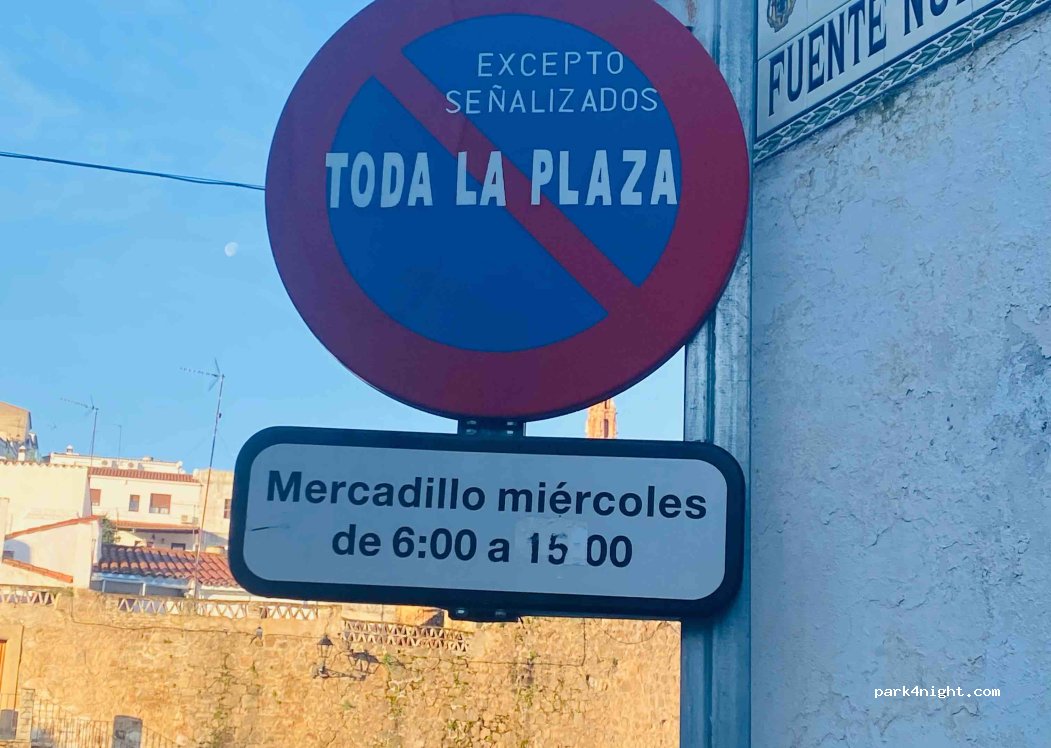 (06380) Jerez de los Caballeros - 3 Plaza Santiago — foto