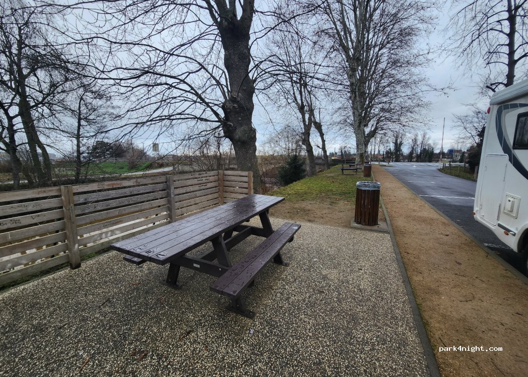 (42450) Sury-le-Comtal - 83 Chemin des Maraiches — foto
