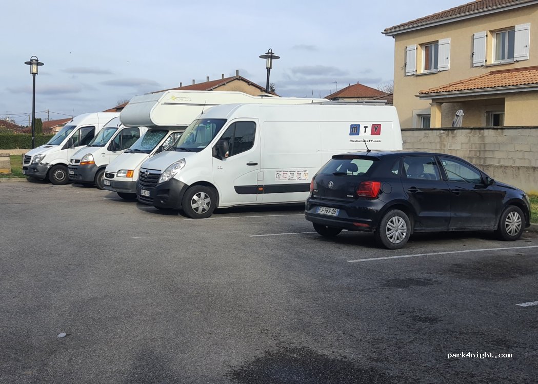 (69720) Saint-Bonnet-de-Mure - 30a Avenue Charles de Gaulle — foto