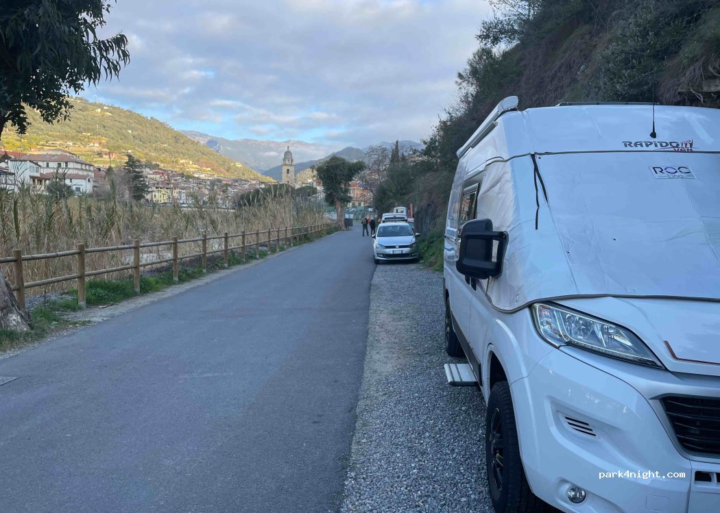 (18035) Dolceacqua - 17 Via Roma — foto 2