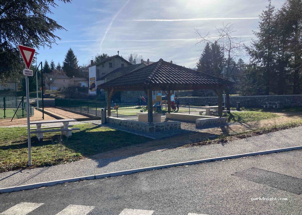 (43590) Beauzac - Rue des Vivats — foto