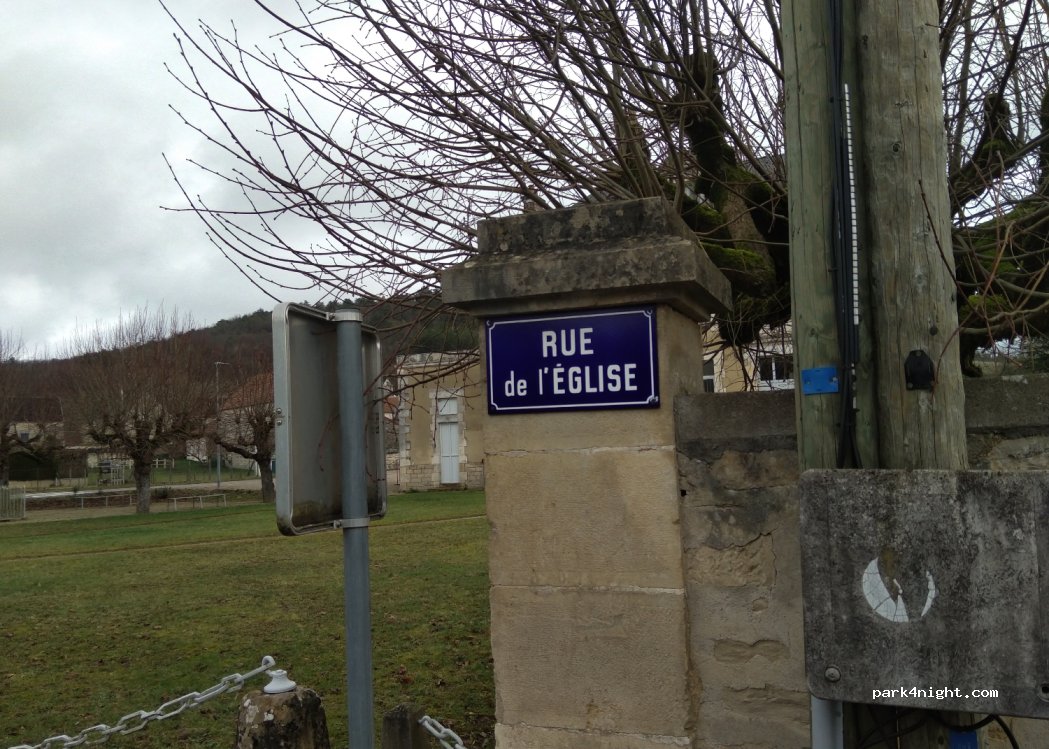 (89700) Saint-Martin-sur-Armançon - Rue de l'Église — foto 3