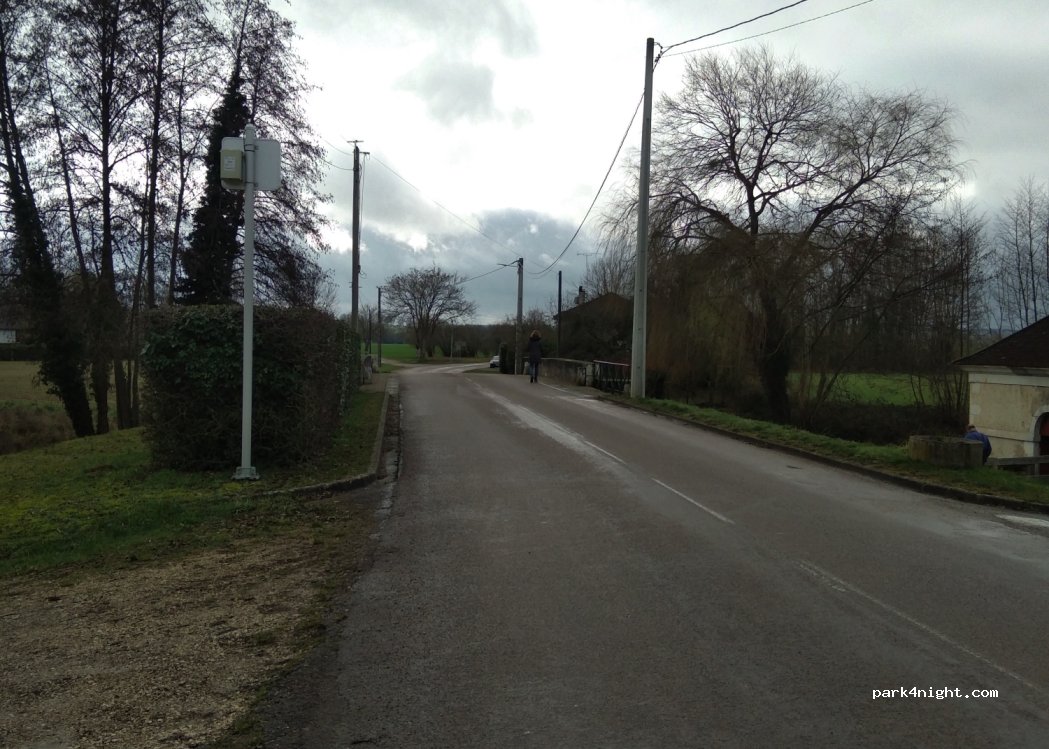 (89700) Saint-Martin-sur-Armançon - Rue de l'Église — foto 4