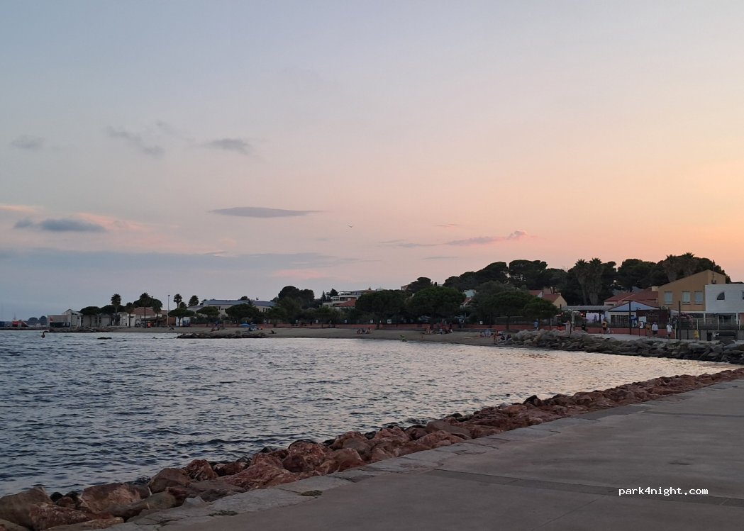 (34140) Mèze - 28B Quai Augustin Descournut — foto 4