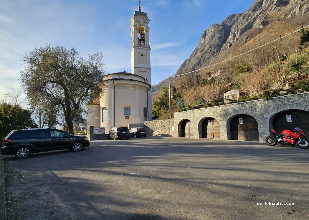 (22010) Cressogno - 37 Via al Santuario — foto