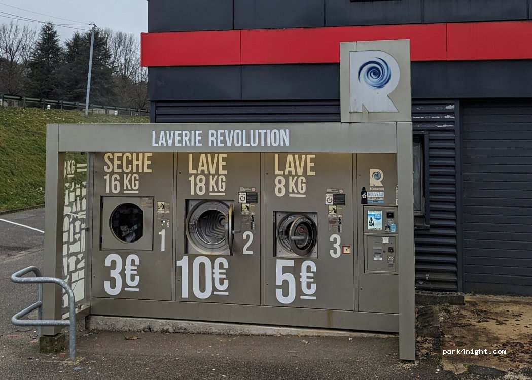 (19300) Égletons - 1 Avenue Charles de Gaulle — foto