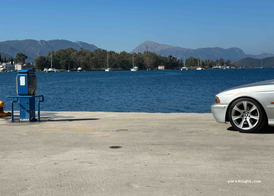 (180 20) Poros - Unnamed Road — foto