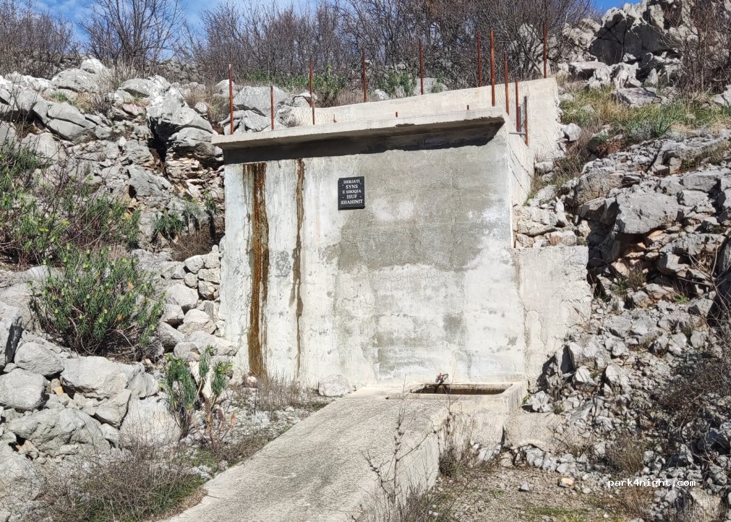 () Arbnež - Unnamed Road — foto