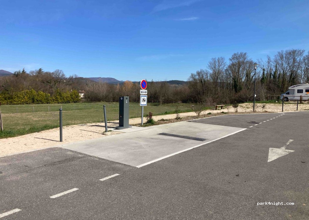 Aire de camping-car St Ferréol à Crest — foto 2