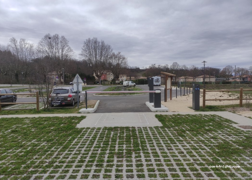 Aire de camping-car St Ferréol à Crest — foto 5