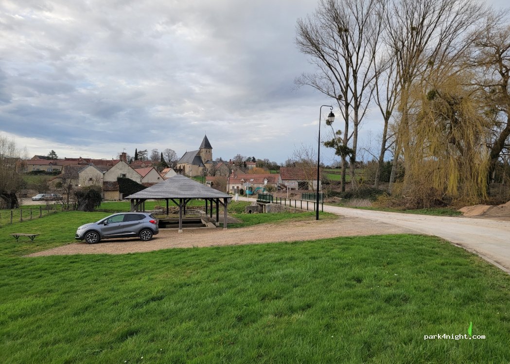 (18350) Ourouer-les-Bourdelins - 15 Rue de l'Église — foto 4