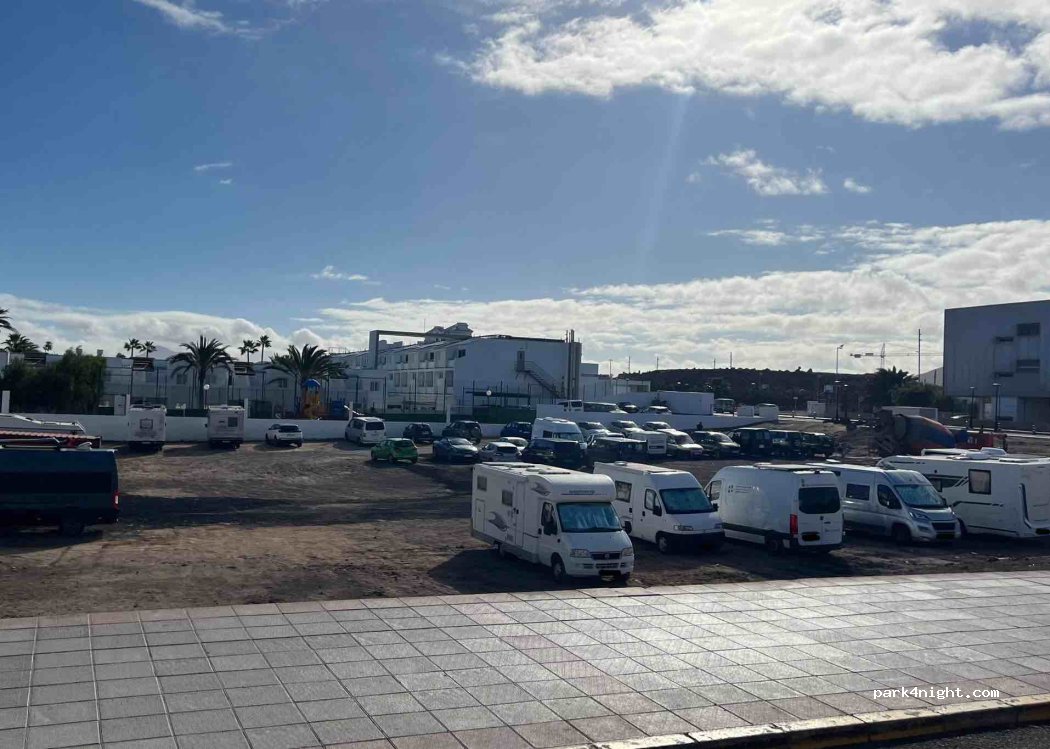 (35660) Corralejo - 13 Calle Pedro y Guy Vandaele — foto 3