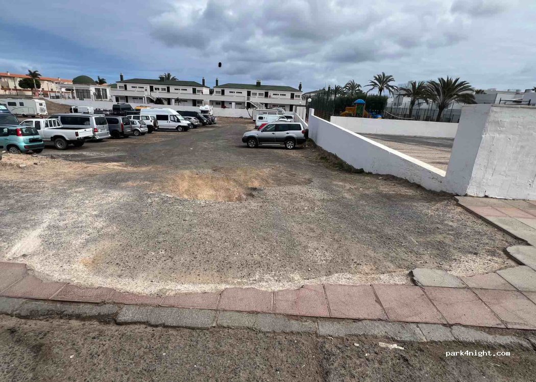 (35660) Corralejo - 13 Calle Pedro y Guy Vandaele — foto 4