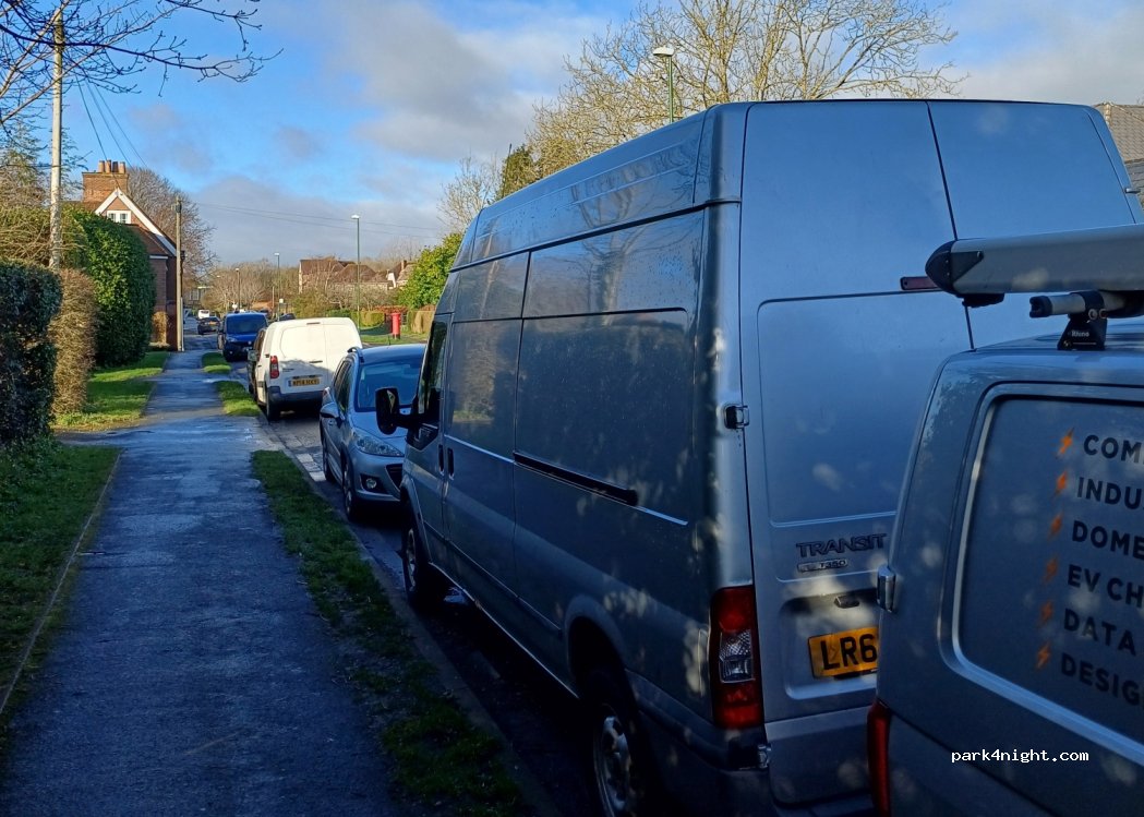 (PO19 3HX) Chichester - 31 Fishbourne Road East — foto