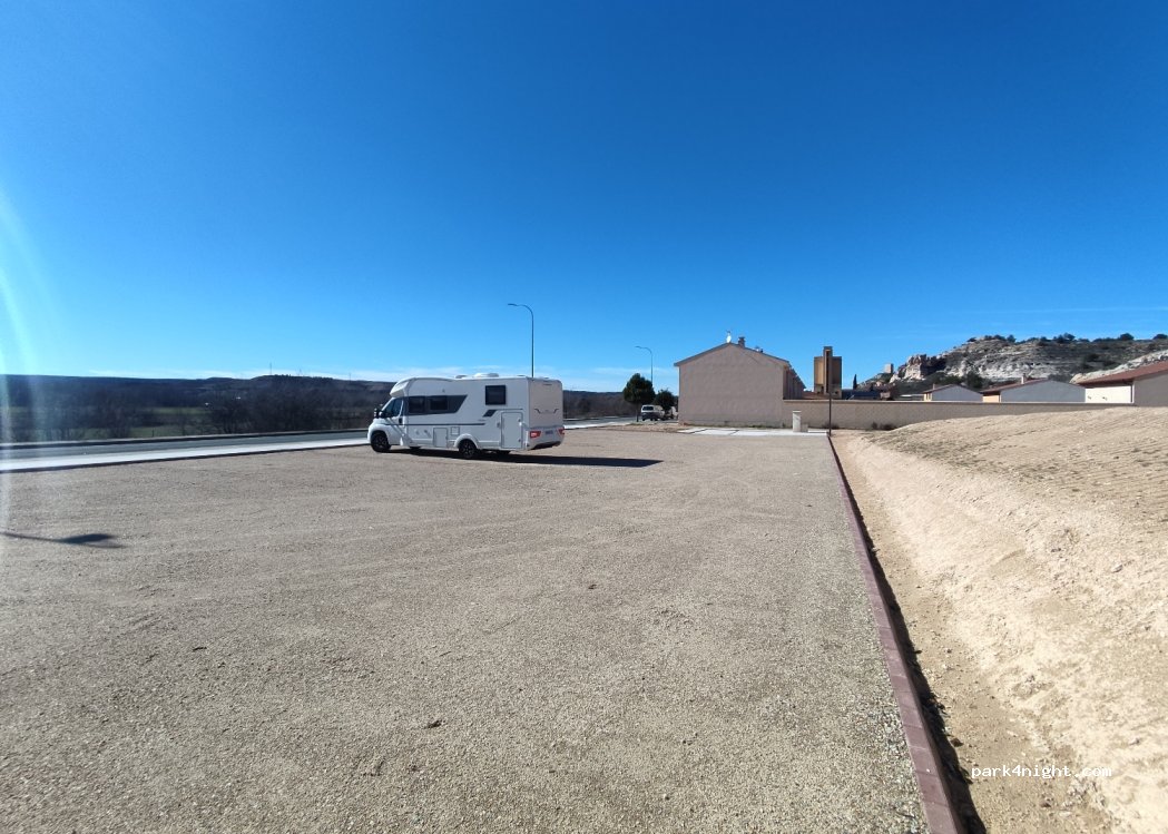 (42320) Langa de Duero - 137 Calle Real — foto