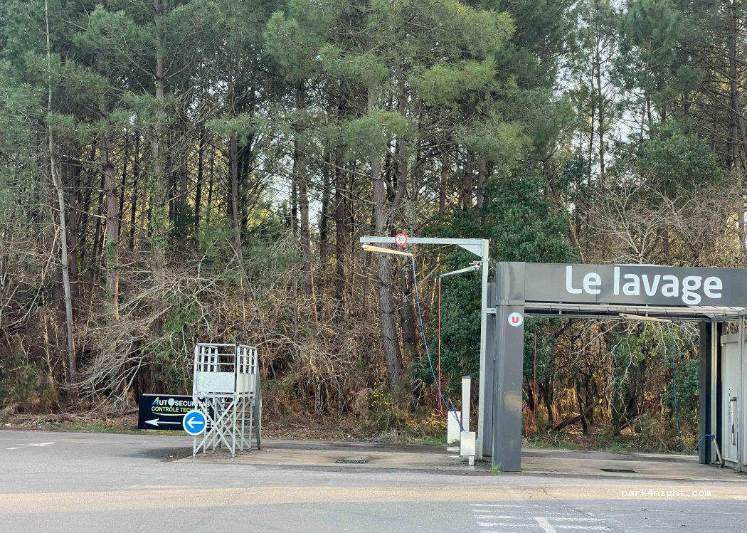 (33470) Le Teich - 100 Avenue François Mitterrand — foto 2