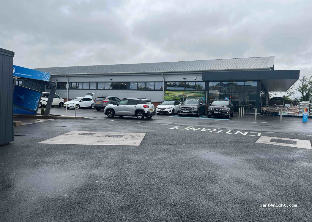 (SN4 8ES) Royal Wootton Bassett - A3102 — foto 4
