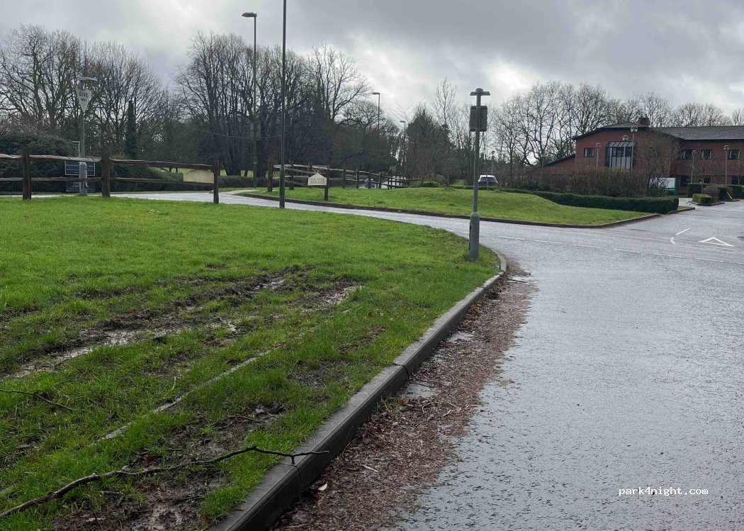 (RH17 6HE) Haywards Heath - 2 Hoadlands — foto 2