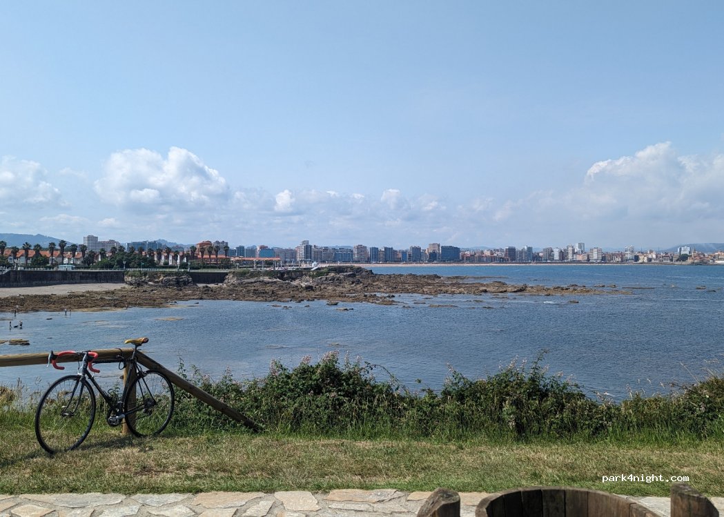Camping Gijón Costa Surf - EL Rinconín, Gijón, Asturias — foto 3