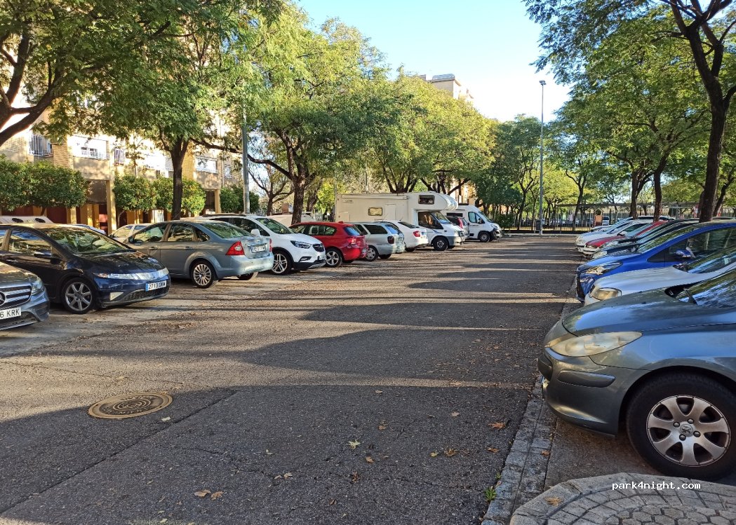 (41007) Sevilla - 7 Avenida Veintiocho de Febrero — foto