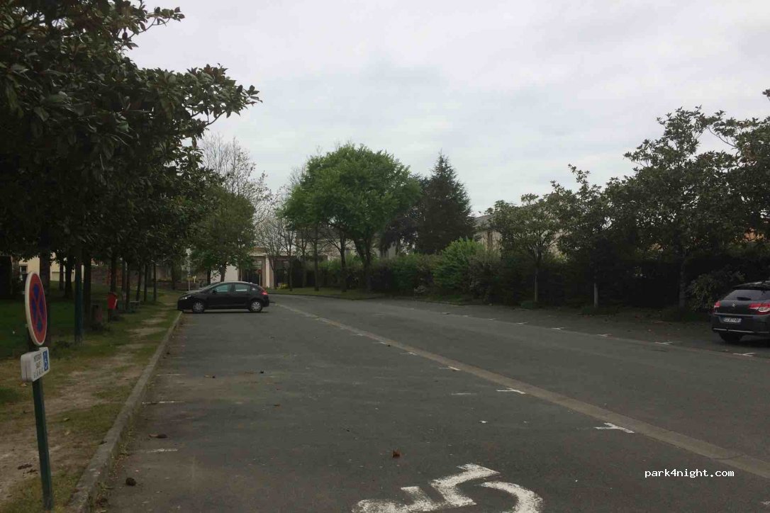 (85130) La Verrie - Allée de Lattre de Tassigny — foto