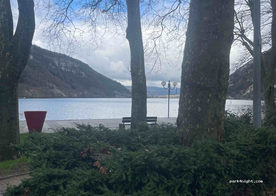 (01130) Nantua - 2 Avenue du Lac — foto 2