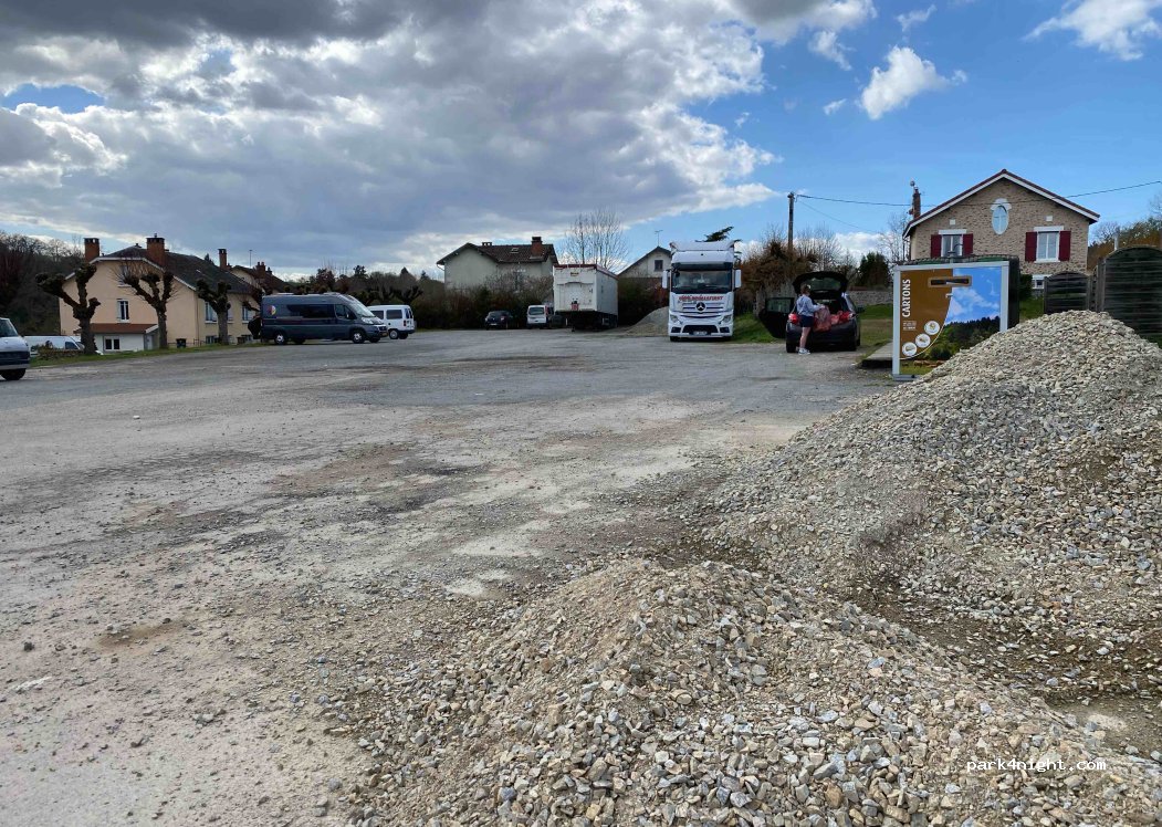 Aire de camping-car Saint-Victurnien — foto 3