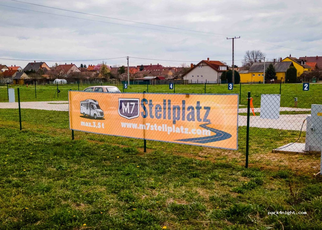 Stellplatz Balatonkeresztúr — foto