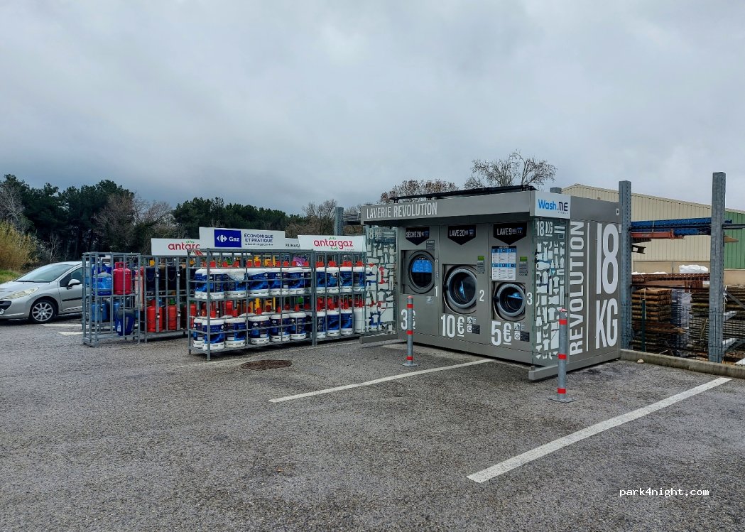 (30390) Aramon - 760 Avenue Général de Gaulle — foto