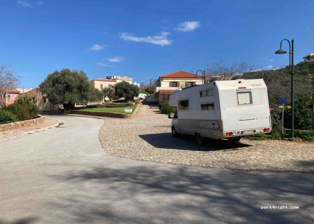 (730 06) Ano Vouves - Epar. Od. Polemarchiou-Vouves — foto