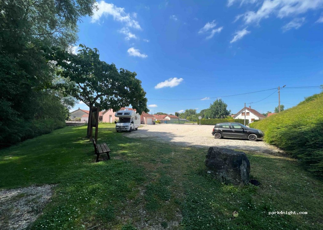 (10230) Mailly-le-Camp - 6 Rue Saint-Martin — foto 4