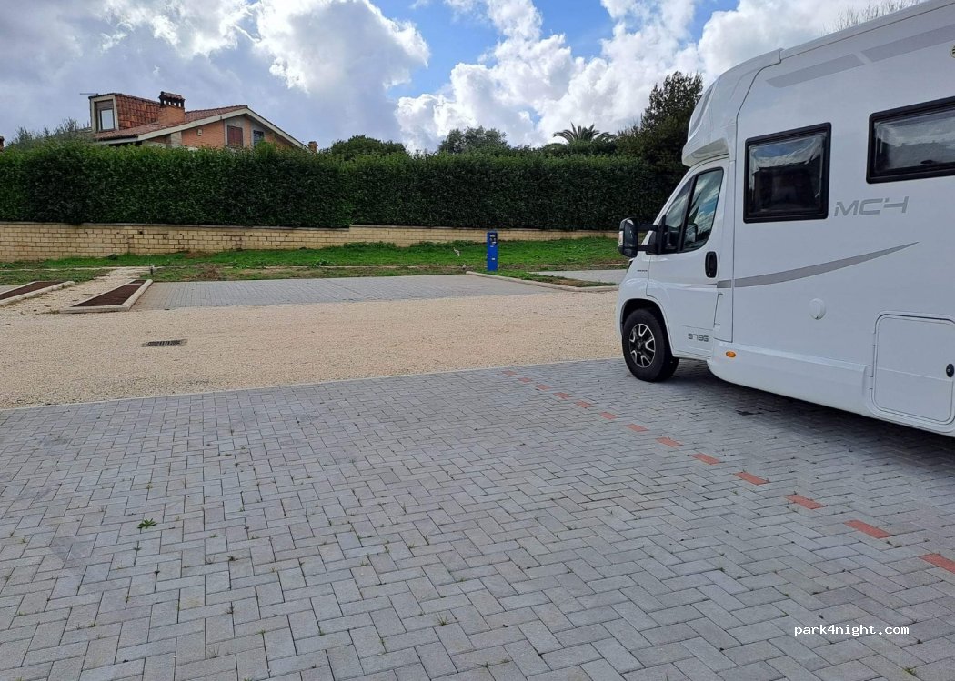 Area Sosta Camper Ronciglione — foto 3