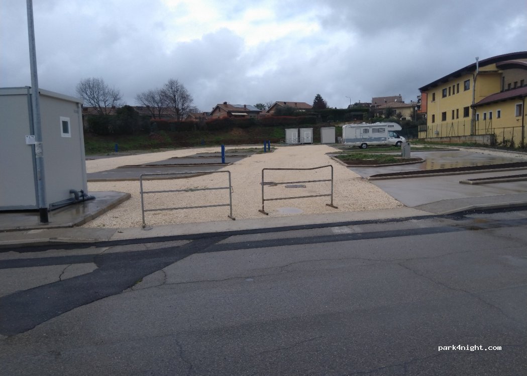 Area Sosta Camper Ronciglione — foto 4