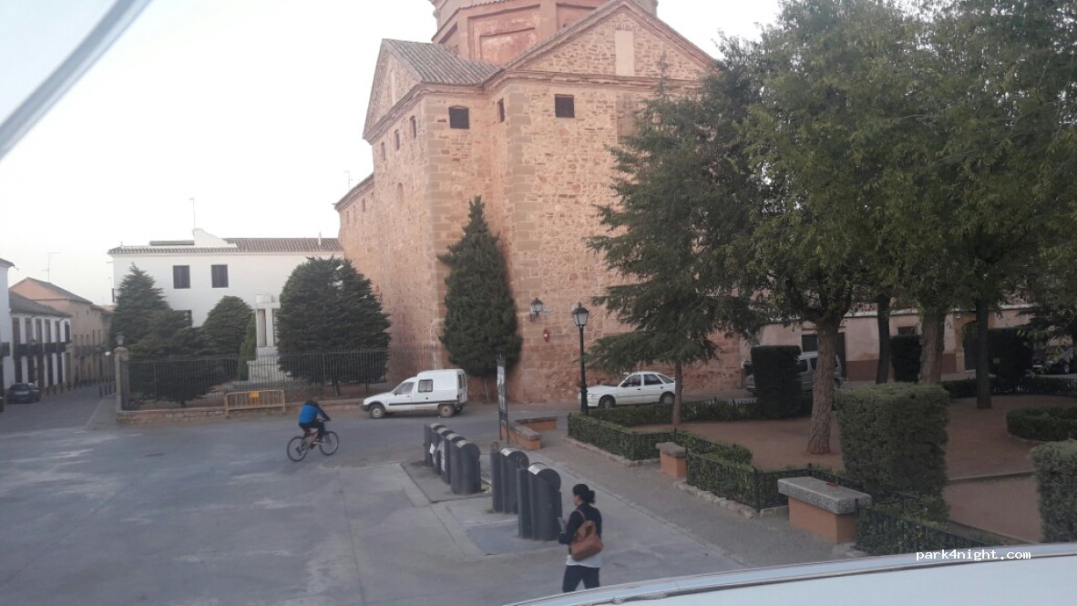 (13320) Villanueva de los Infantes - 1 Plaza Fuente Vieja — foto