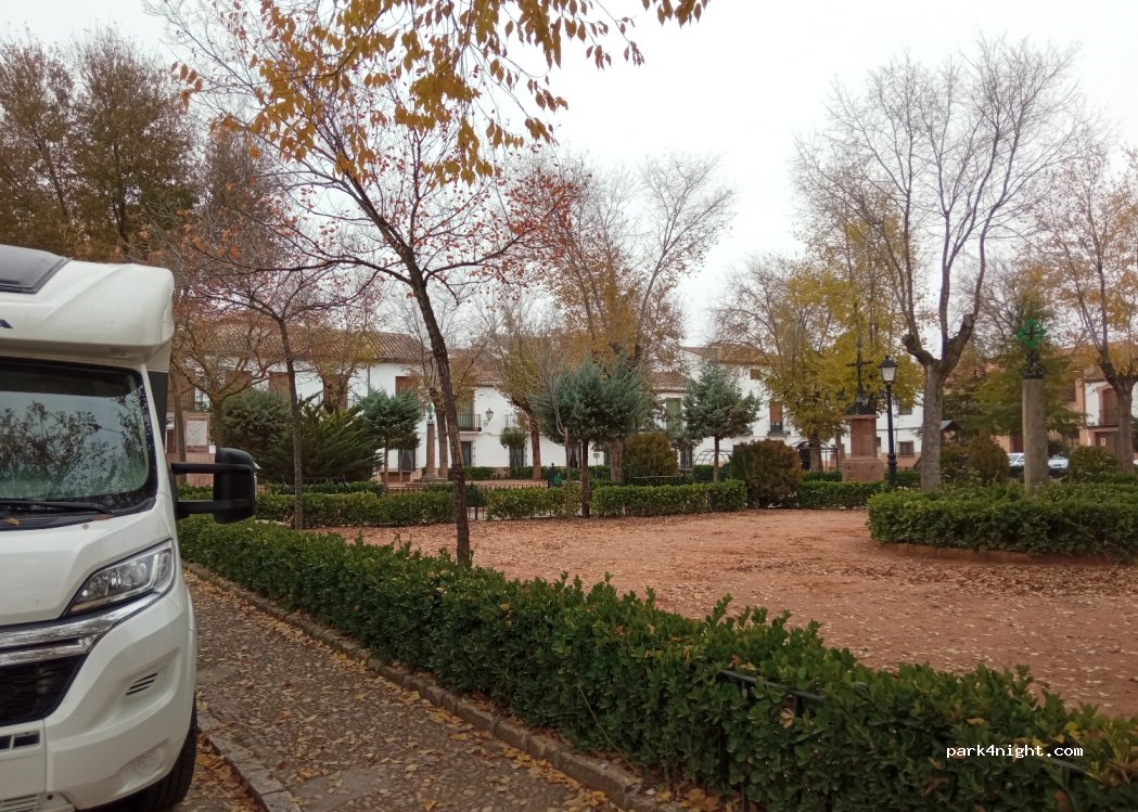 (13320) Villanueva de los Infantes - 1 Plaza Fuente Vieja — foto 4