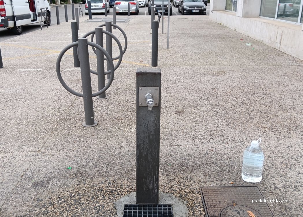 (13470) Carnoux-en-Provence - 2 Avenue du Maréchal Juin — foto