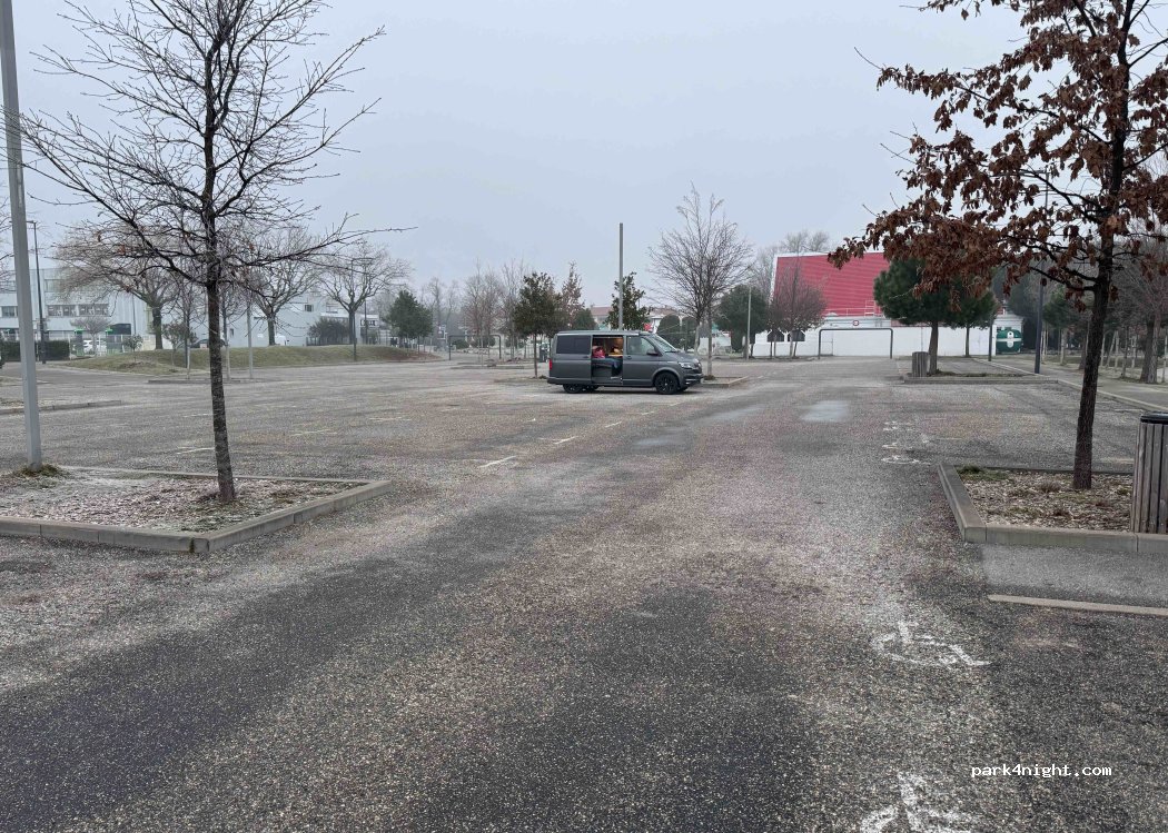 (26500) Bourg-lès-Valence - 265B Allée André Revol — foto