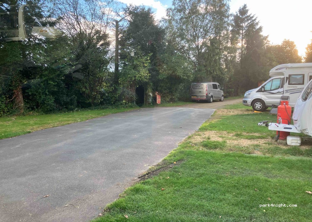 Elland Hall Farm Caravan Park — foto 4