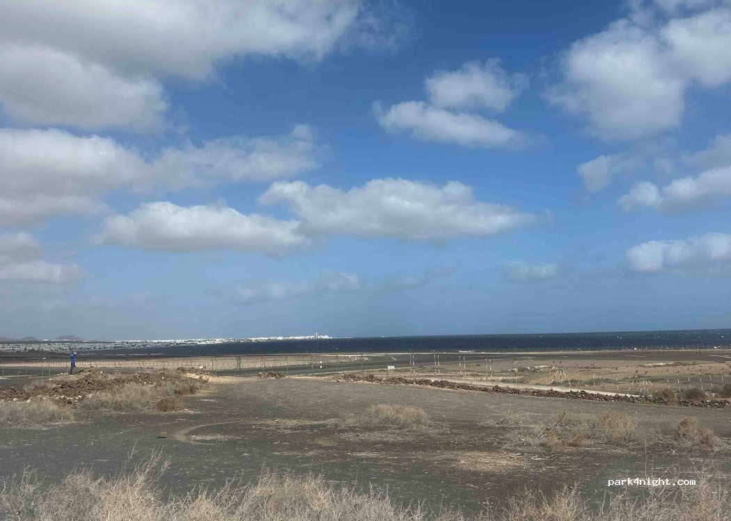 (35519) Puerto del Carmen - Av. Playa Honda — foto 2
