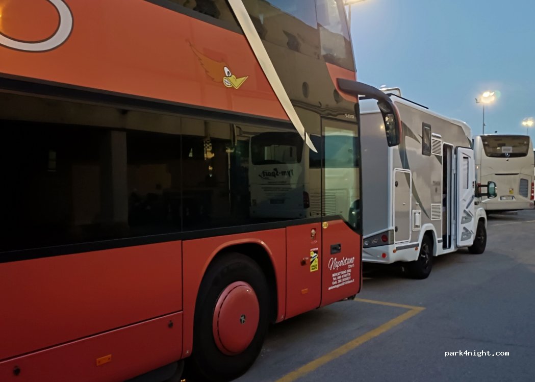 Montecatini Bus Parking — foto