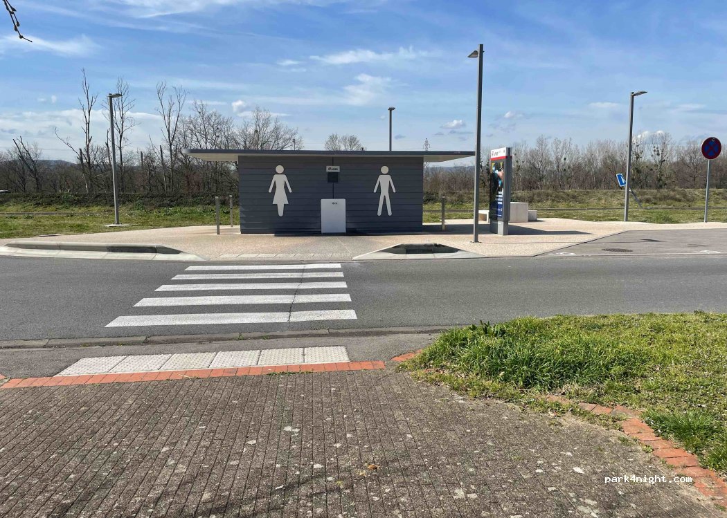 (69830) Saint-Georges-de-Reneins - Autoroute du Soleil — foto 2