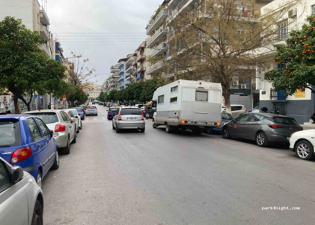 (185 36) Pireas - 1 Leoforos Afentouli — foto