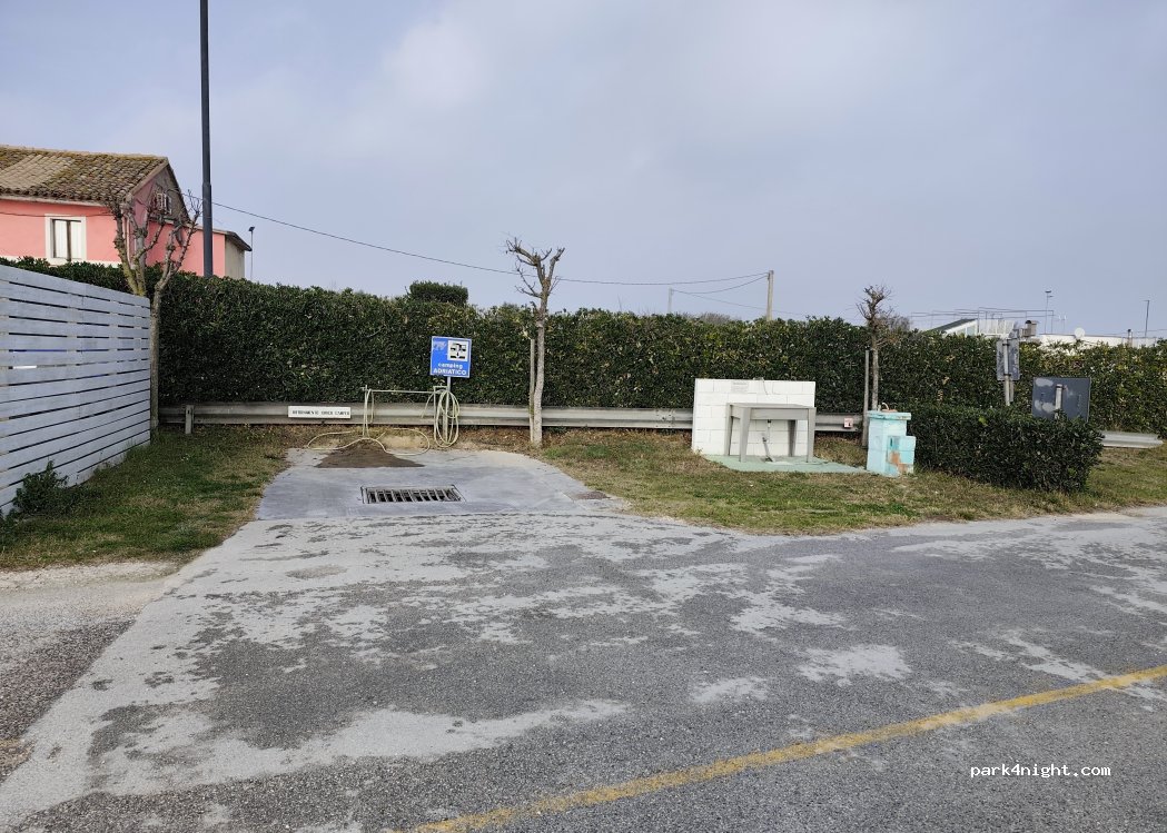 Area sosta Adriatico Club — foto 4