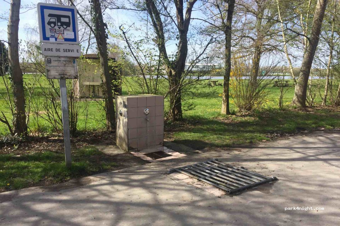 (44310) Saint-Philbert-de-Grand-Lieu - Chemin de la Plage — foto 2