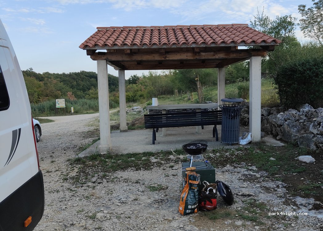 (52474) Nova Vas - Unnamed Road — foto