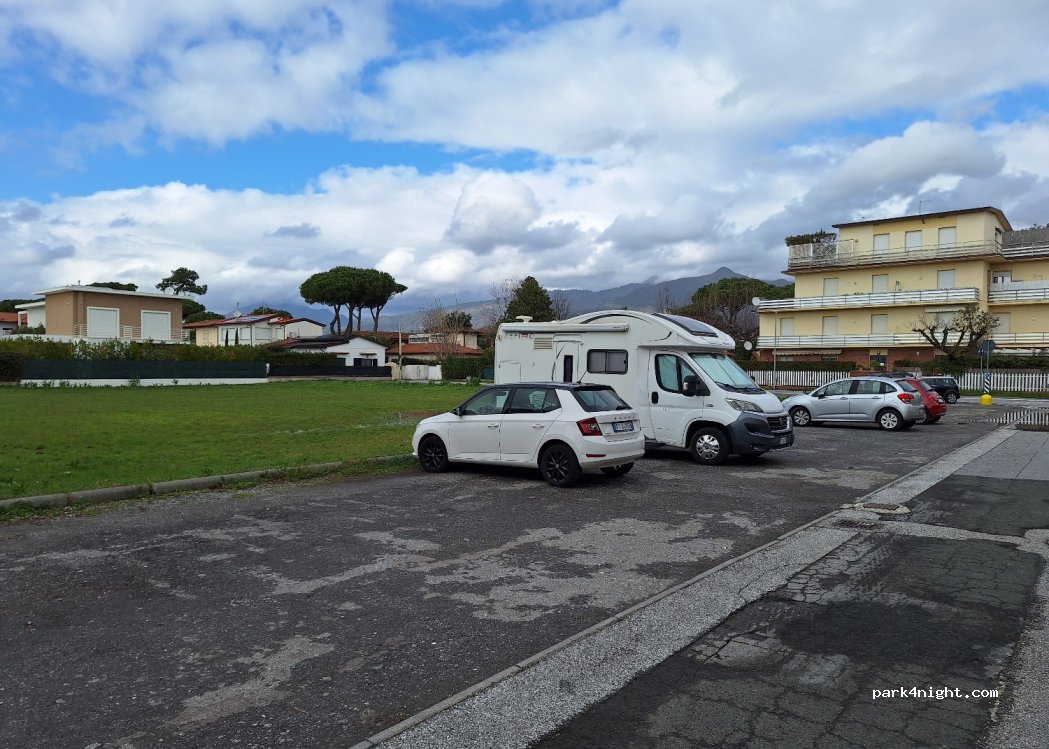 (55042) Forte dei Marmi - 9 Via M. Melato — foto