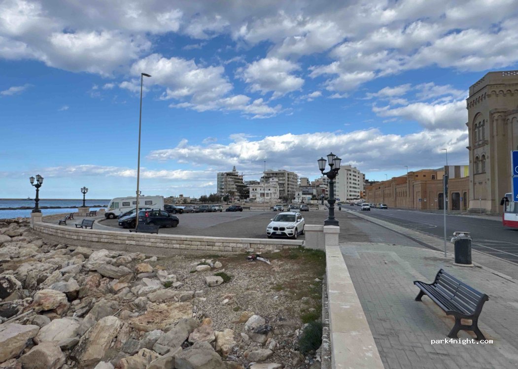 (70132) Bari - 2 Piazzale Vittorio Emanuele terzo — foto 3