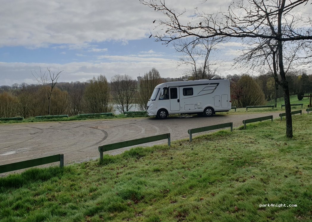(16270) Terres-de-Haute-Charente - 3 Pres de Peyras — foto