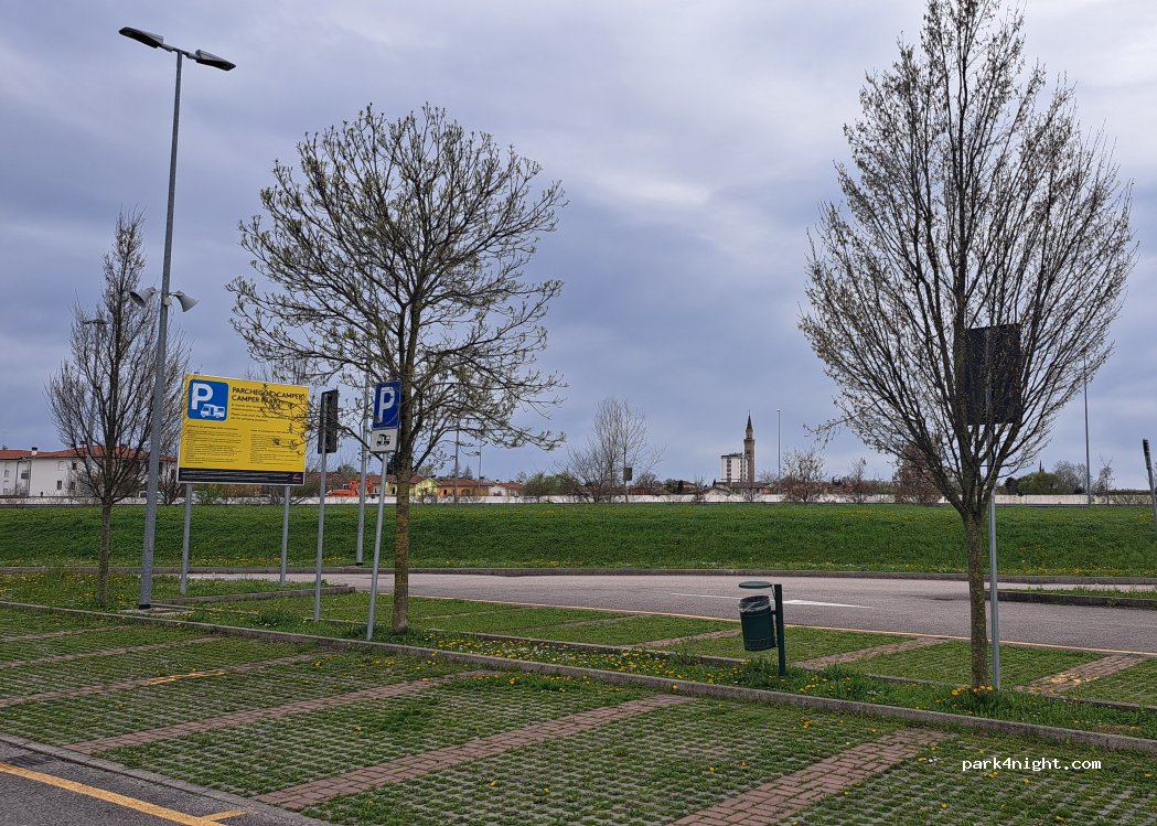 (30020) Noventa di Piave - Via Santa Maria di Campagna — foto 4